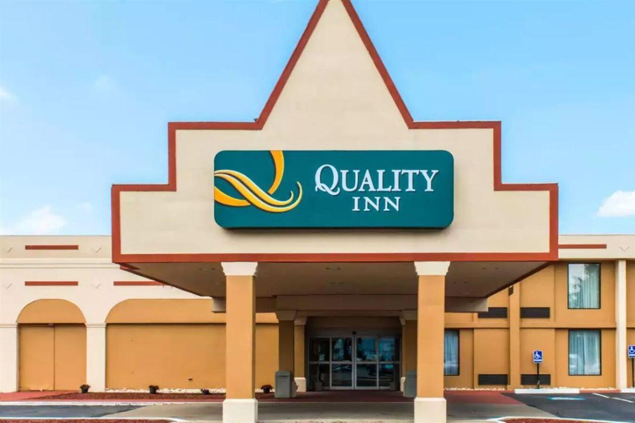 Quality Inn New Kensington Exterior photo