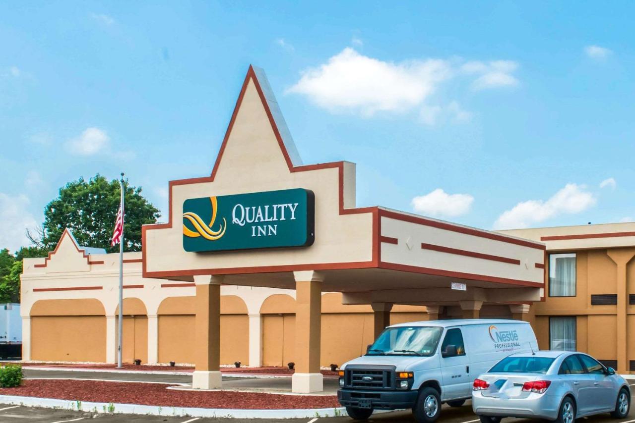 Quality Inn New Kensington Exterior photo